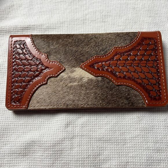Men's or Women's Unisex Bifold Checkbook Wallet Cowhide and Leather - Picture 1 of 5